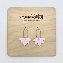 Load image into Gallery viewer, Modern Flower Charm Earrings - Pink (Acrylic)