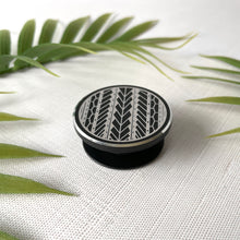 Load image into Gallery viewer, Tribal Engraved Phone Grip #1 (Metal)