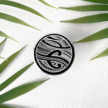 Load image into Gallery viewer, Tribal Engraved Phone Grip #2 (Metal)