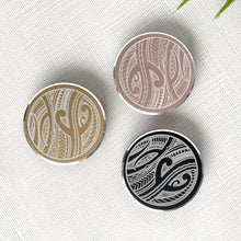 Load image into Gallery viewer, Tribal Engraved Phone Grip #2 (Metal)