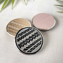 Load image into Gallery viewer, Tribal Engraved Phone Grip #1 (Metal)