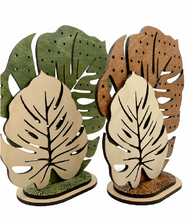 Load image into Gallery viewer, Monstera Leaves Earring Stand