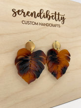 Load image into Gallery viewer, Tortoise Shell Monstera Earrings w/Stud (Acrylic)